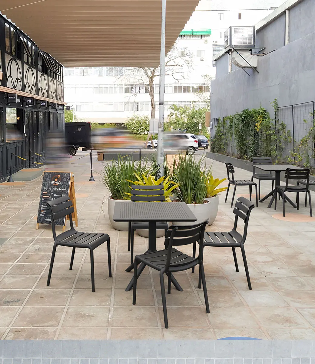 Helen Outdoor Cafe Set Up