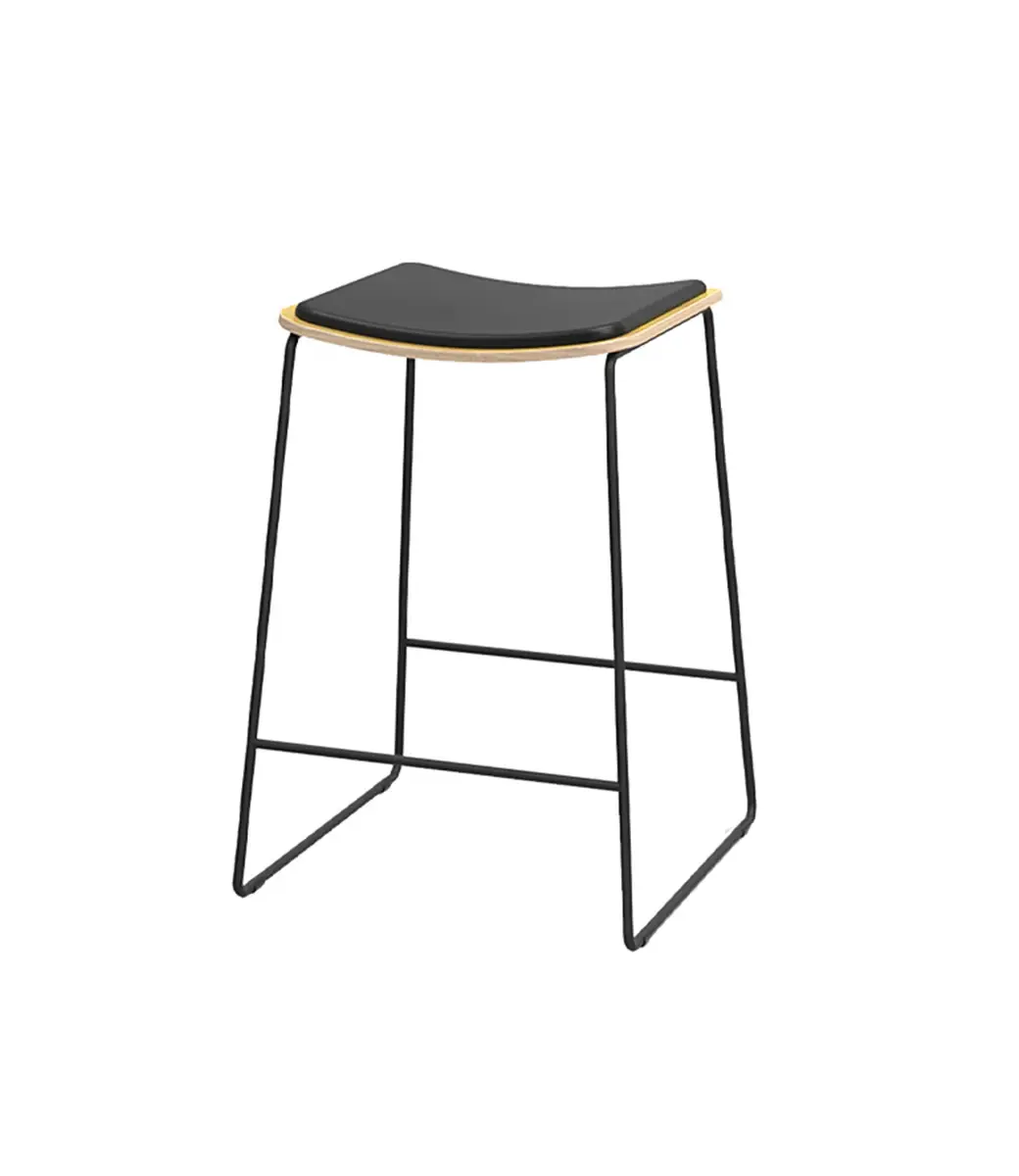 Skala Stool 650 Black Pad