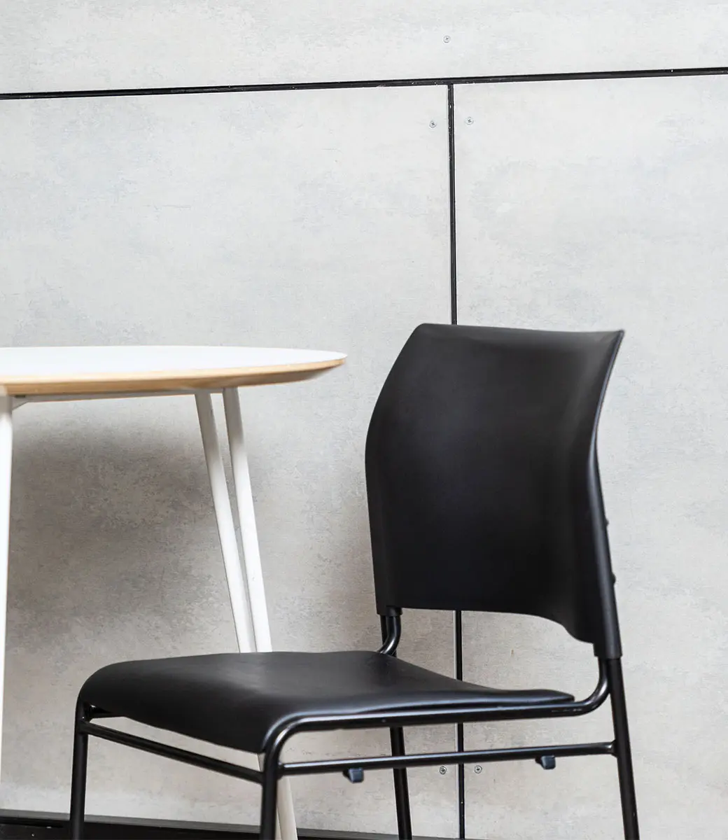 Maxim Sled Table Situ