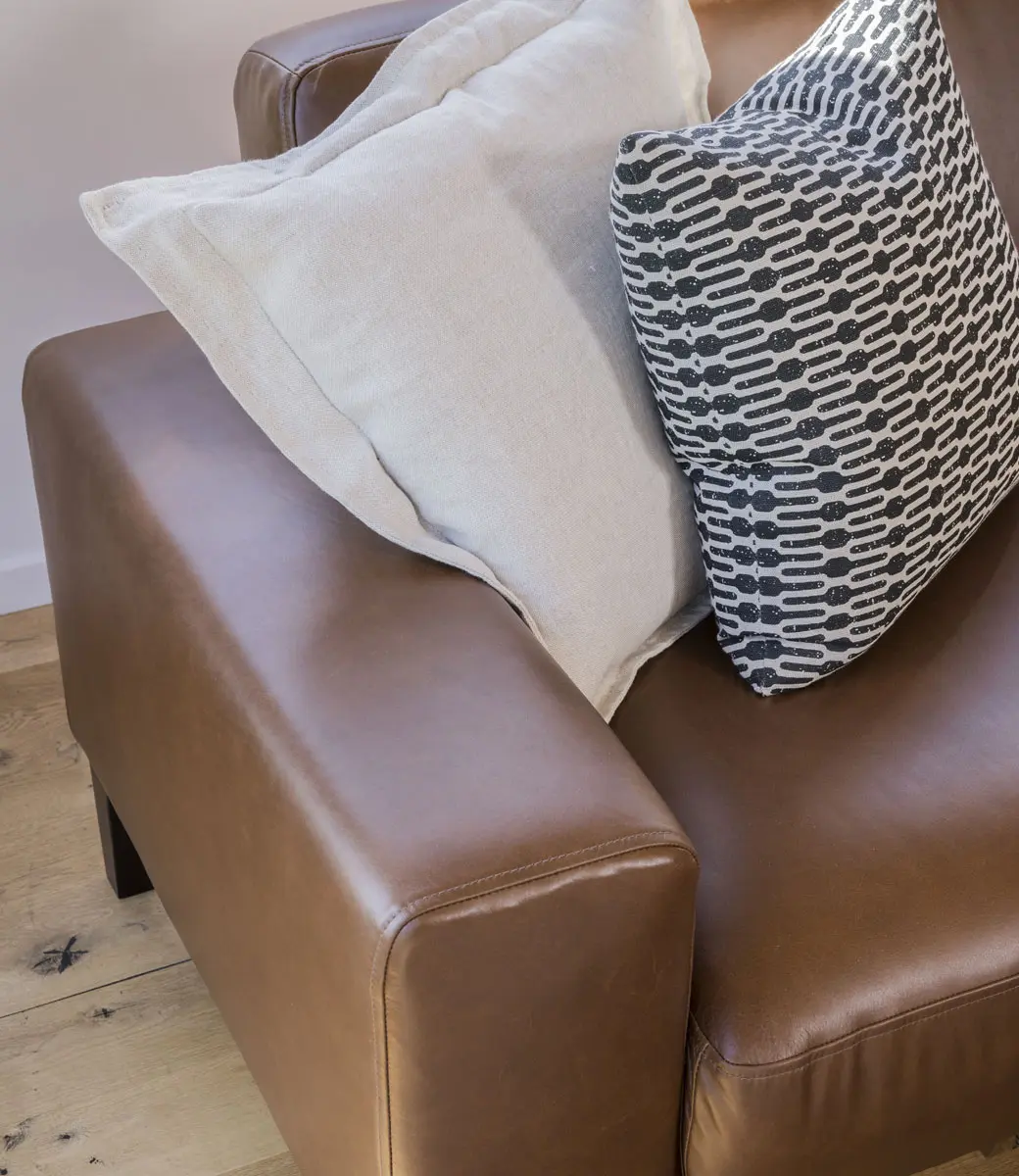 Jed in Siut Portrait