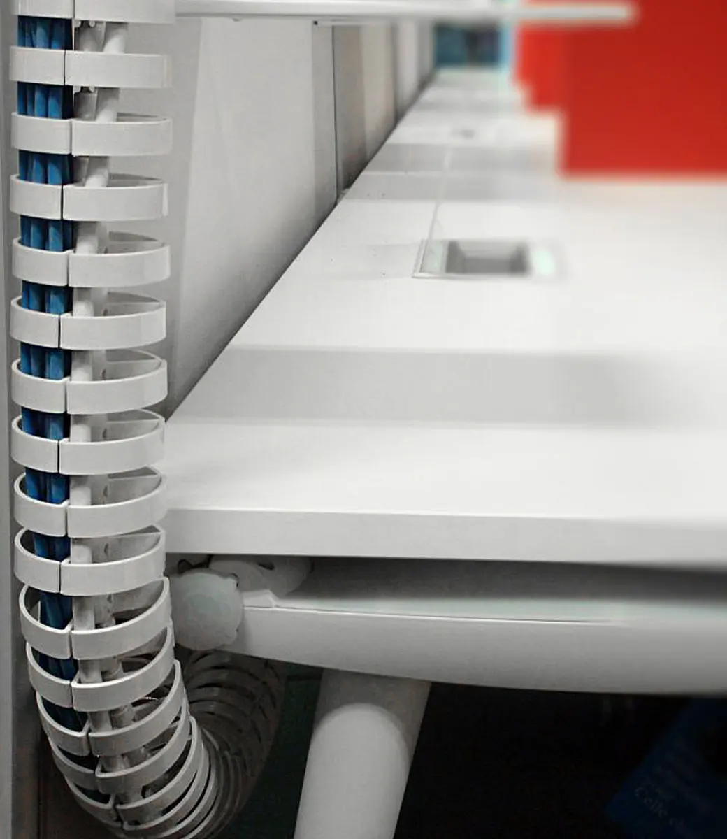 Cirqlate Desk in Situ