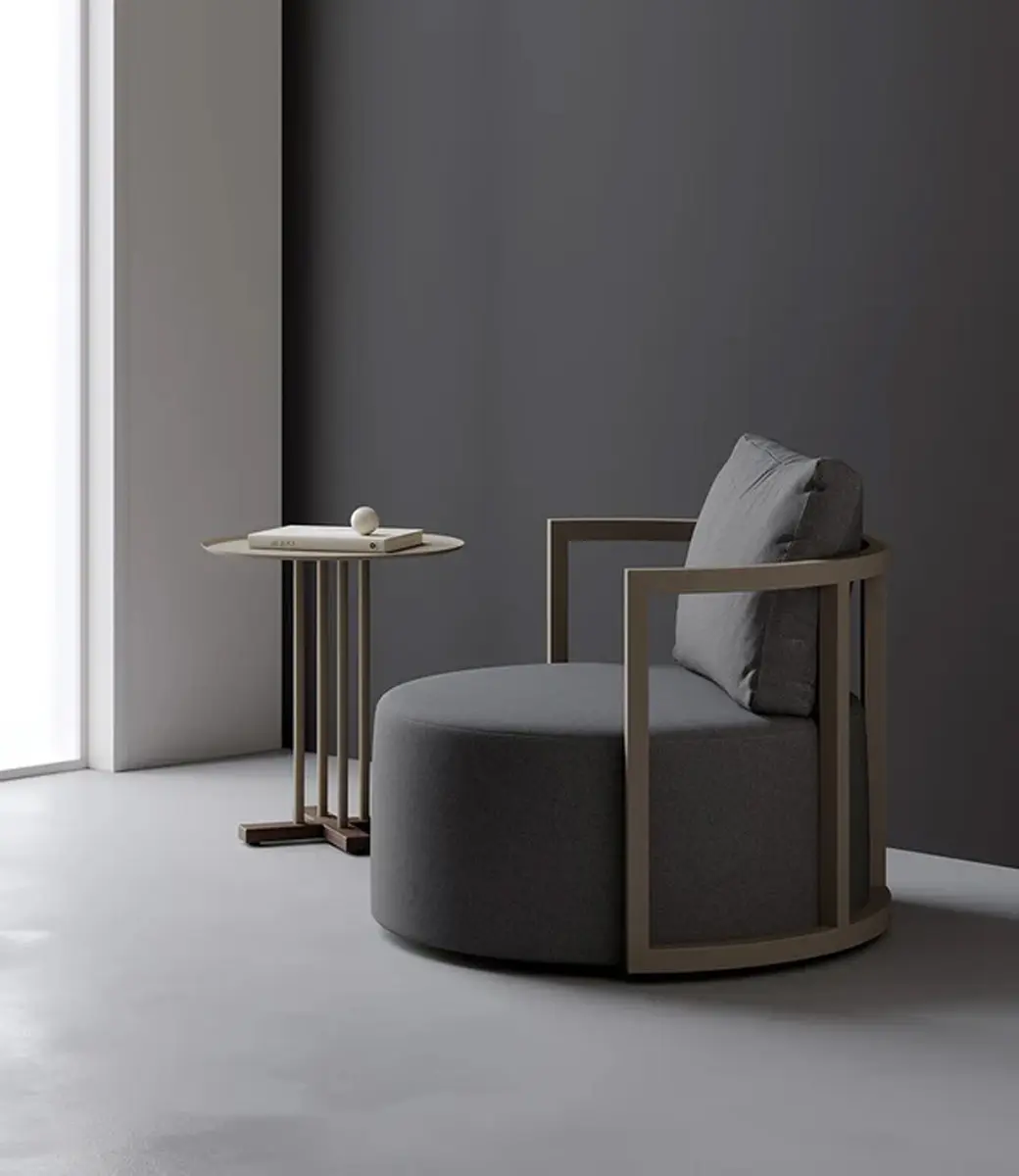 Kav Grey in Situ Scaled Portrait