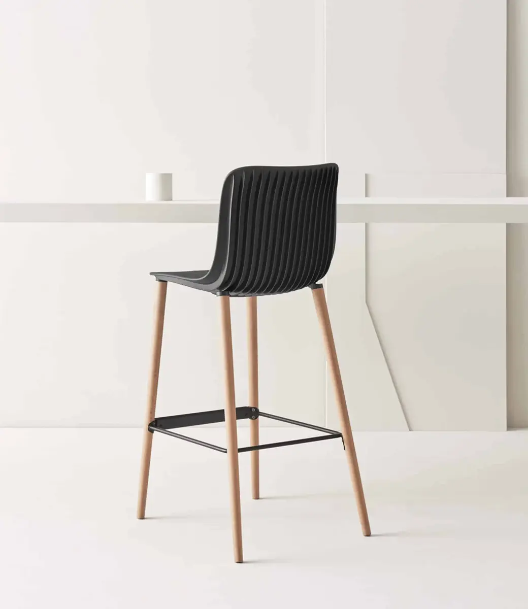 Dragonfly Stool  Situ