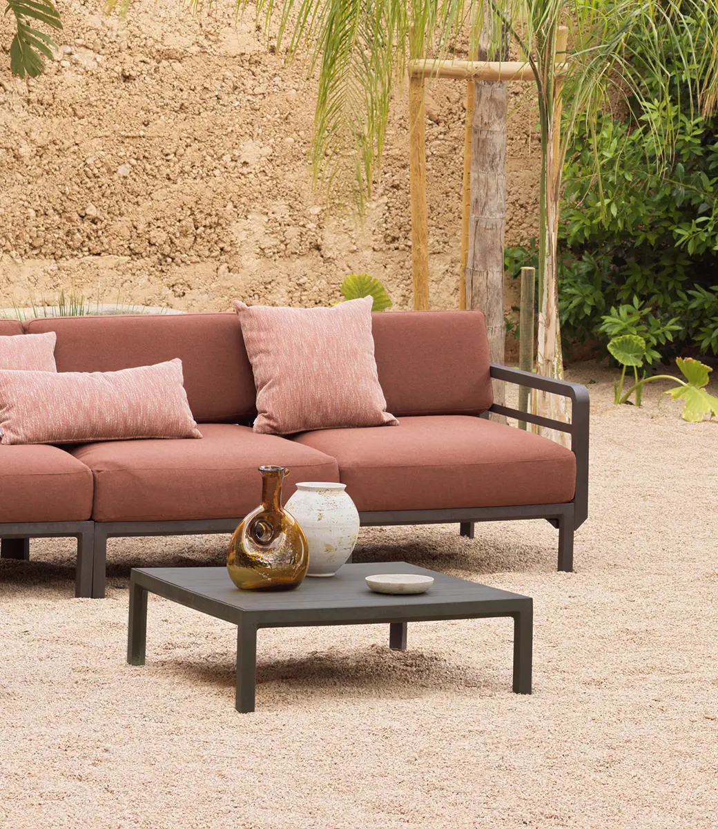 Maximo Outdoor Coffee Table in Situ 