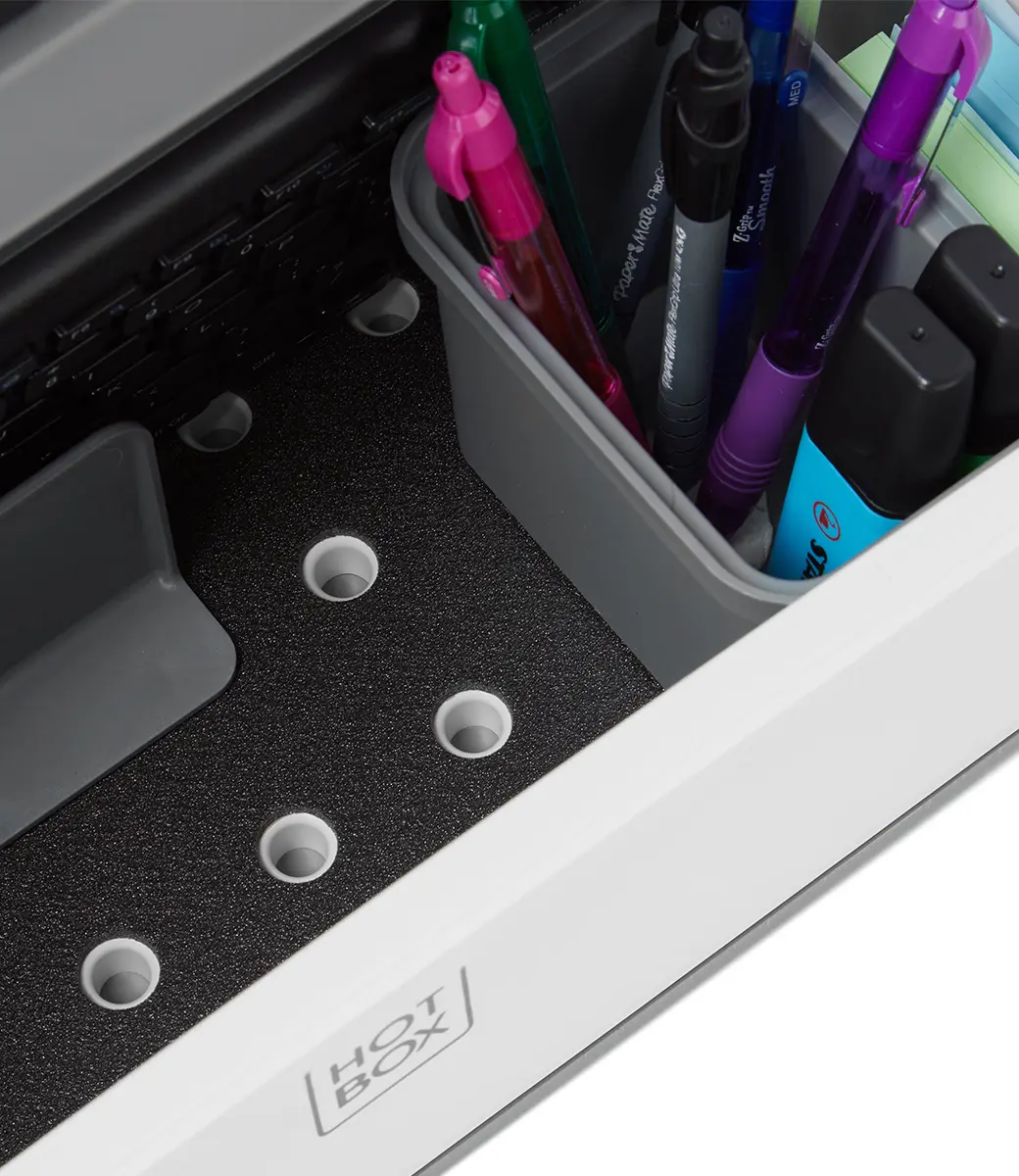 Hotbox 4 Close up White