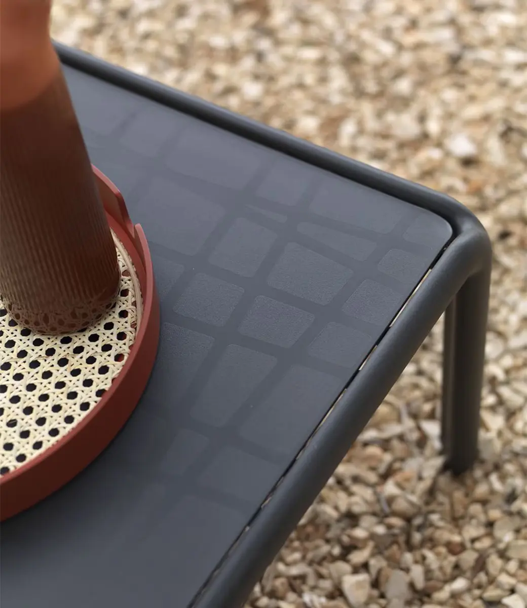 Komodo Outdoor Coffee Table Close up 