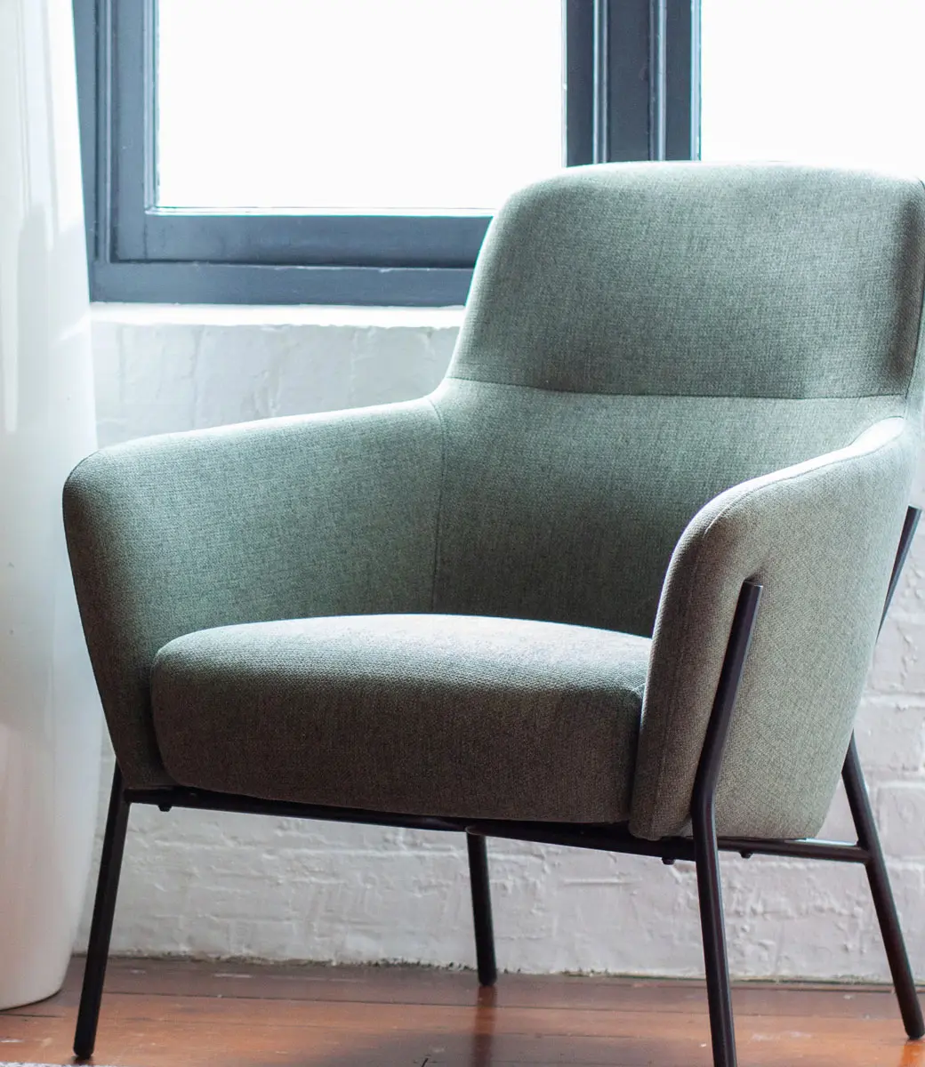 Jubel Lounge in Situ Sclaed Portrait