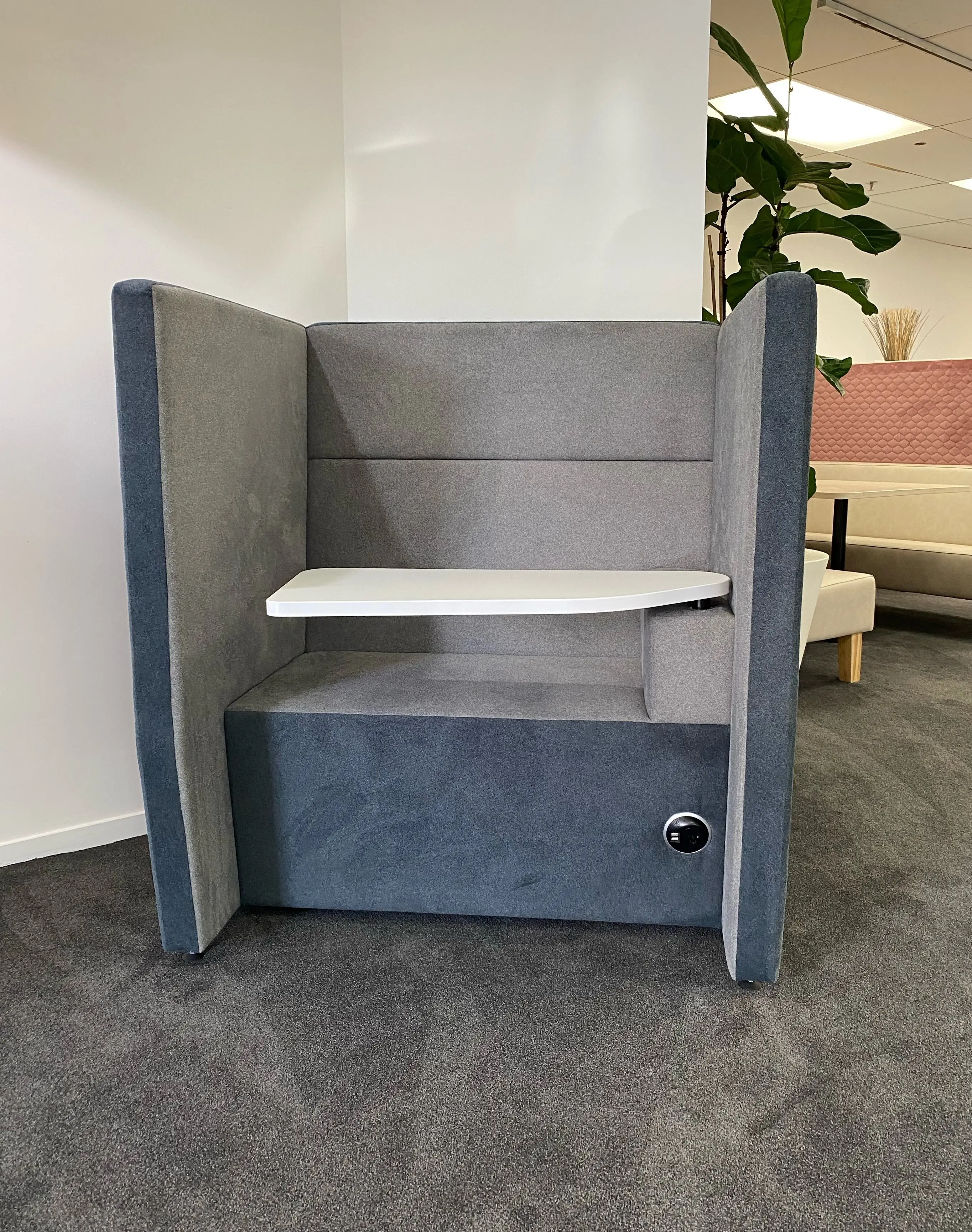 Media High Back Single Seater