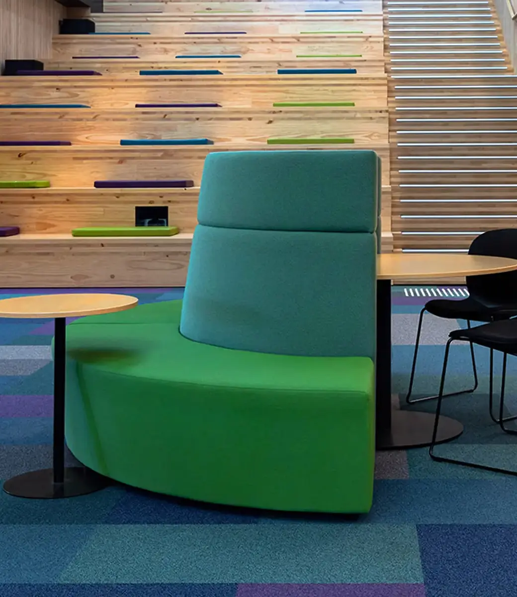 Media Curved Modular Seat